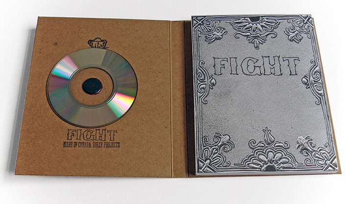 Fight book inside + disc
