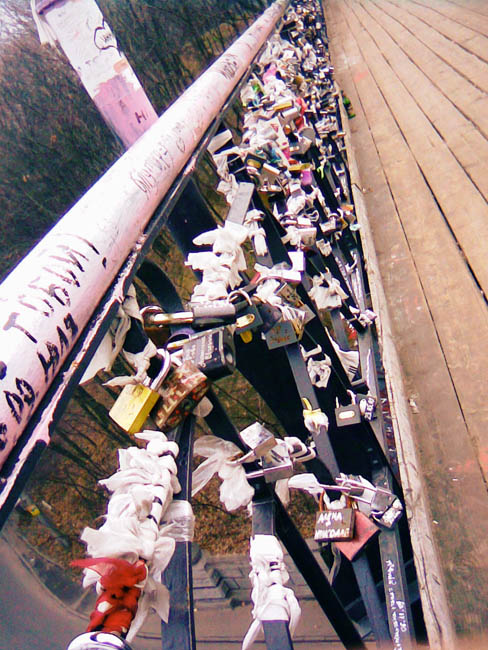 lovers-lock-bridge.jpg